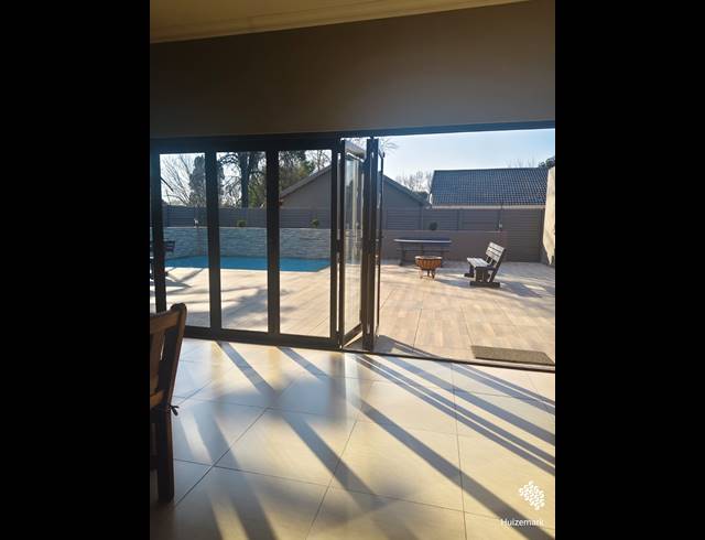 5 BEDROOM HOUSE FOR SALE IN VAALPARK